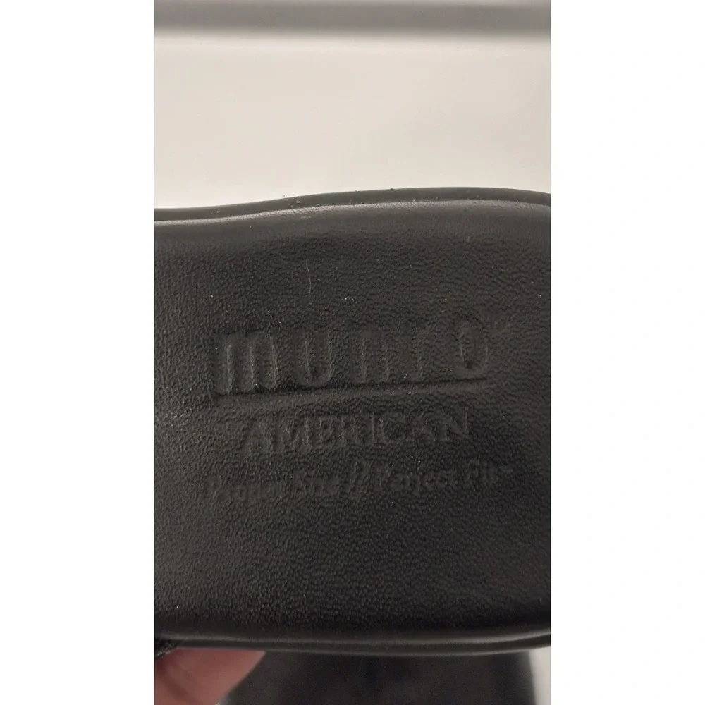 Munro American Black Leather Slide Sandals Sz 8 D Wide Munro-Tech